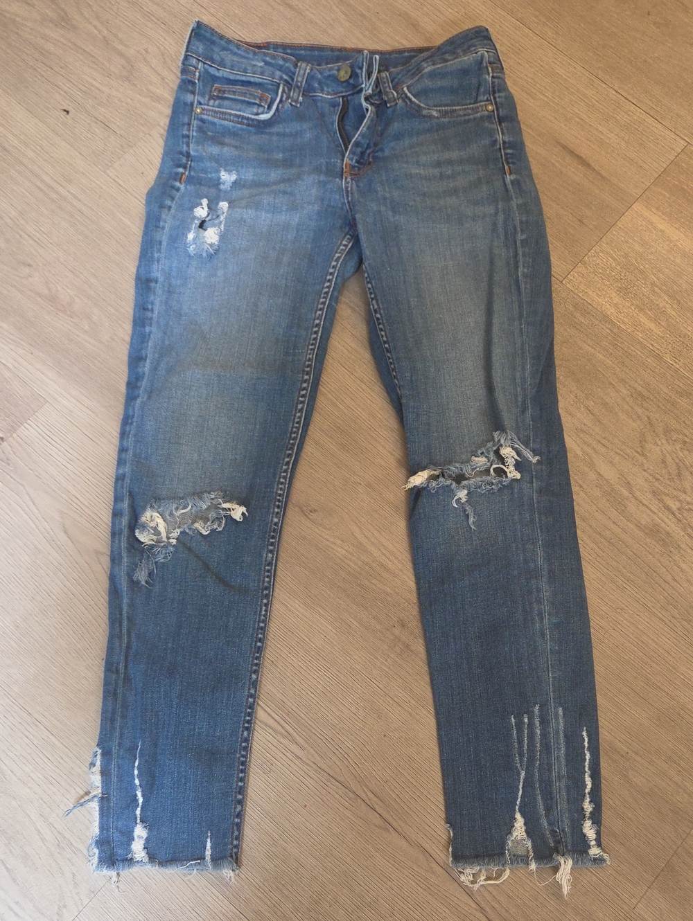 Zara Blue Distressed Cropped Ankle Jeans